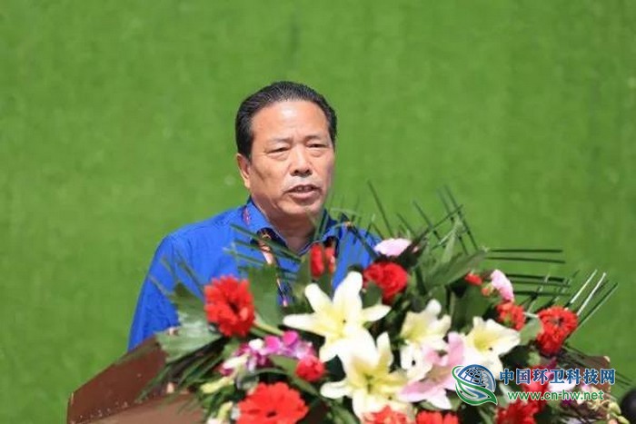 河北省人民政府原副秘书长河北省援疆办原总指挥曲俊义宣布博览会开幕