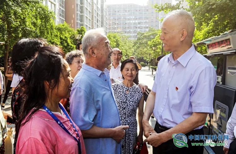 北京市委书记蔡奇：推行垃圾分类，缓解“大城市病”