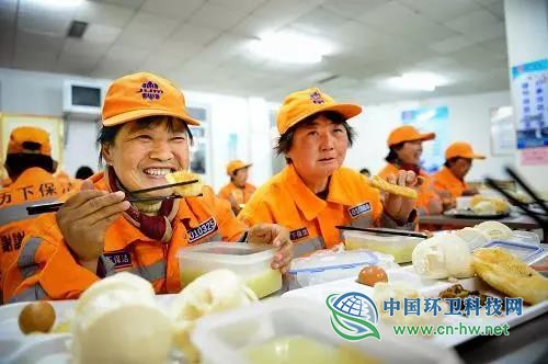 环卫工人早餐补贴由“暗”变“明”，哈尔滨市补助达2750万/年