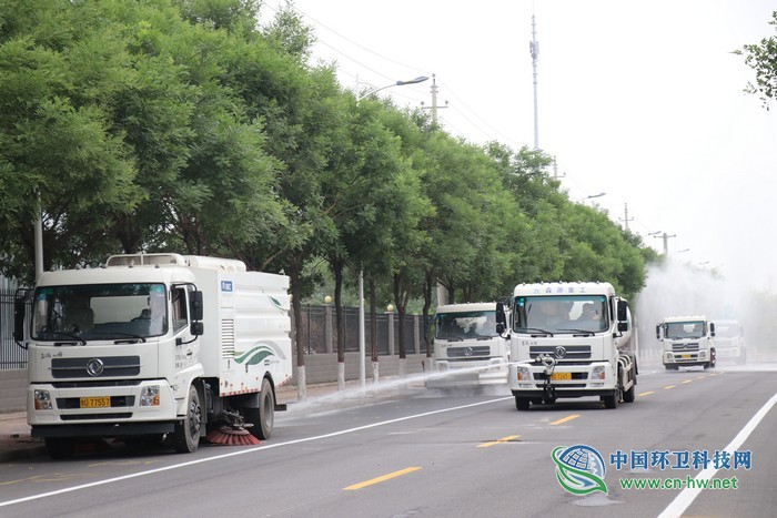 中秋节将至 济源市城市环卫服务有限公司精心扮靓市容