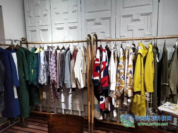 回收塑料瓶制衣服，上海用“垃圾”制衣成时尚