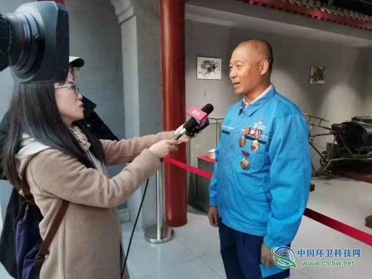 刘少奇接见时传祥60周年纪念活动在京举行 住建部副部长黄艳参加
