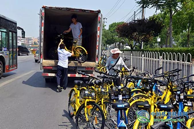 上海清理废旧共享单车，问题来了：它是什么垃圾？