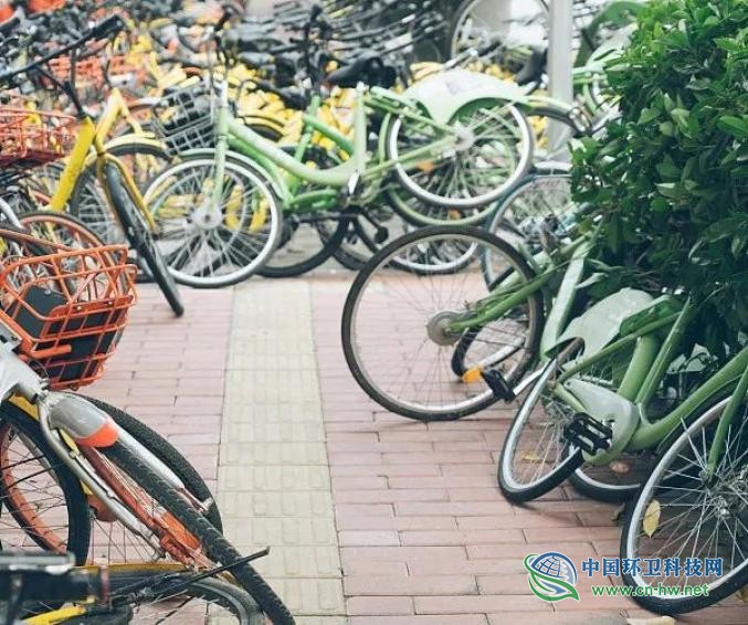 上海清理废旧共享单车,问题来了:它是什么垃圾?