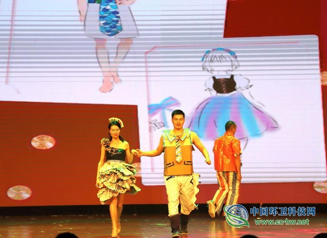 青秀区环卫站参加&ldquo;环卫工人展风采，垃圾分类我先行&rdquo;文化活动