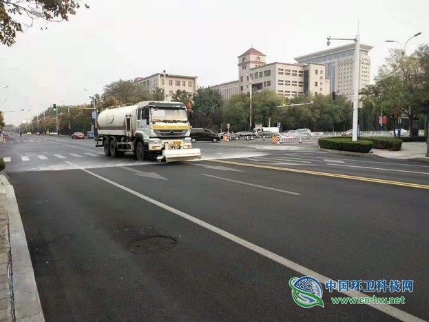春沐风雨秋扫叶,夏战酷暑冬披雪——滨环人的“四季”之奋战落叶季