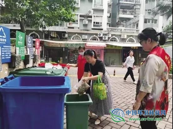 广州生活垃圾分类调研报告：样板社区凸显成效 分类收运成为主导