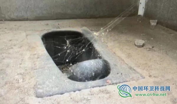 央视:农村厕所为何成摆设?安徽阜阳新建农厕不实用不能用