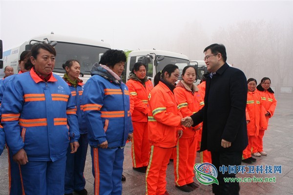 聊城市委书记孙爱军看望慰问一线环卫工人