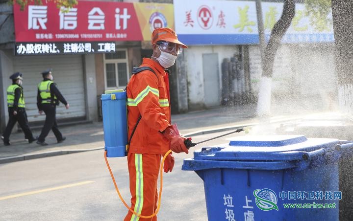 绍兴市上虞区:环卫工站在防疫第一线