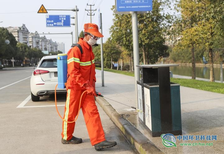 绍兴市上虞区:环卫工站在防疫第一线