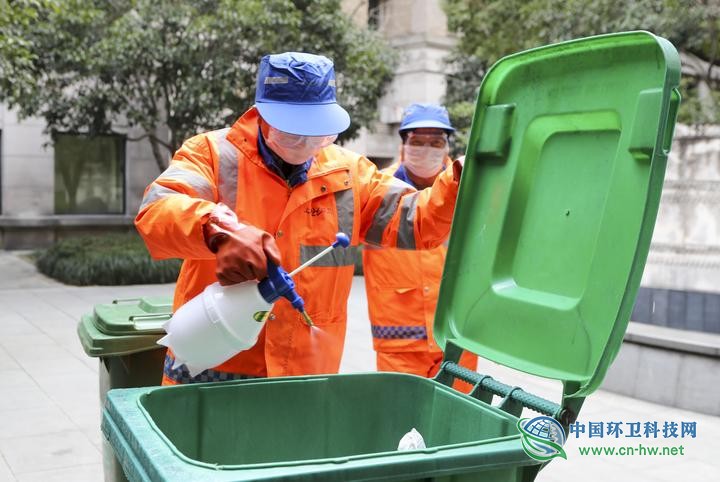 绍兴市上虞区:环卫工站在防疫第一线