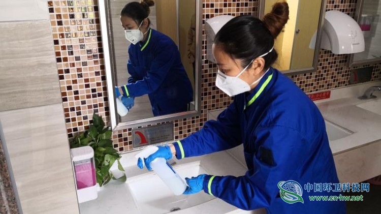 新冠病毒粪口传播,上海公共卫生间的清洁消毒情况怎么样?