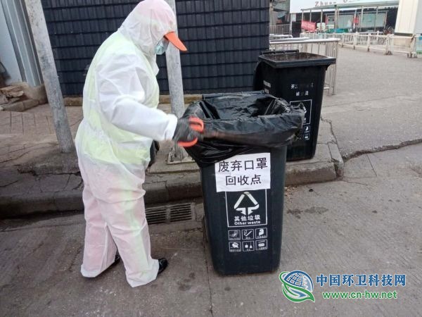武汉开发区16人“突击队”连续工作16天清运特殊区域生活垃圾和废弃口罩