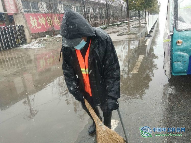 风雨逆行者，最美环卫人