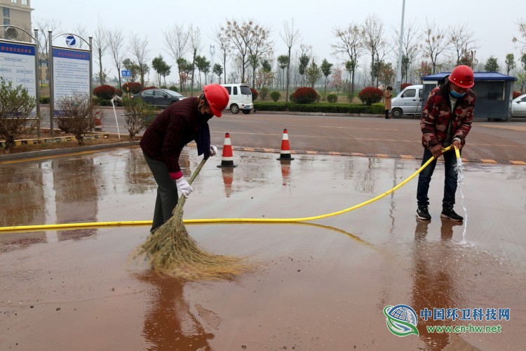 临沭县综合行政执法局：强化道路扬尘治理，打造宜居城市环境