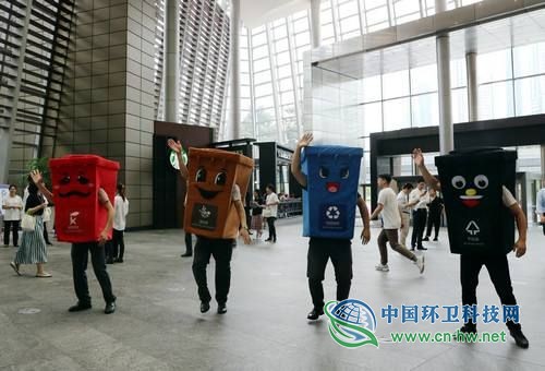 地球在地球日想用汉语问一句，上海垃圾分类失败了吗？