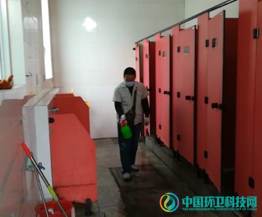 河南许昌：清洁队多项措施并举，消灭蚊蝇滋生
