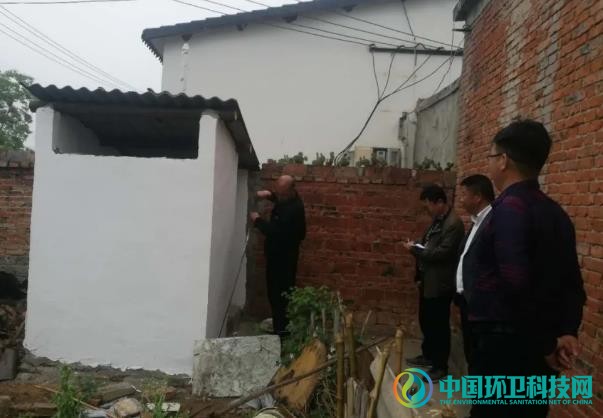 河南确山：户厕改革“回头看” 问题整改不遗漏