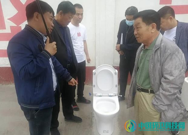 河北霸州：煎茶铺镇召开厕所改造工作推进会