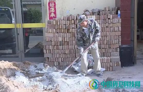 甘肃敦煌：推进“厕所革命” 建设全面小康