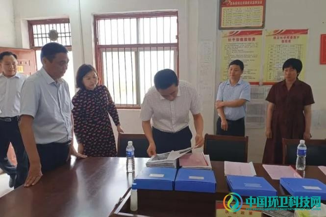 河南省农业农村厅领导到开封调研厕所革命工作开展情况