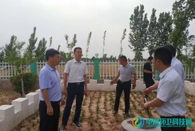 河南省农业农村厅领导到开封调研厕所革命工作开展情况
