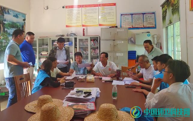 20余名大学生志愿者助力海南儋州市中和镇农村改厕工作