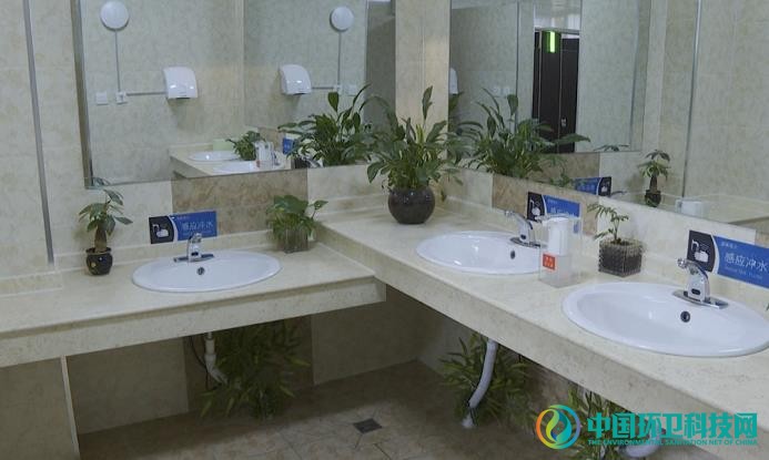 新疆奎屯市“厕所革命”引领城市发展新时尚