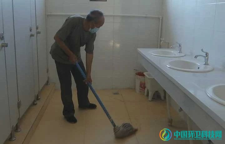 新疆昌吉：“厕所革命”提高生活品质