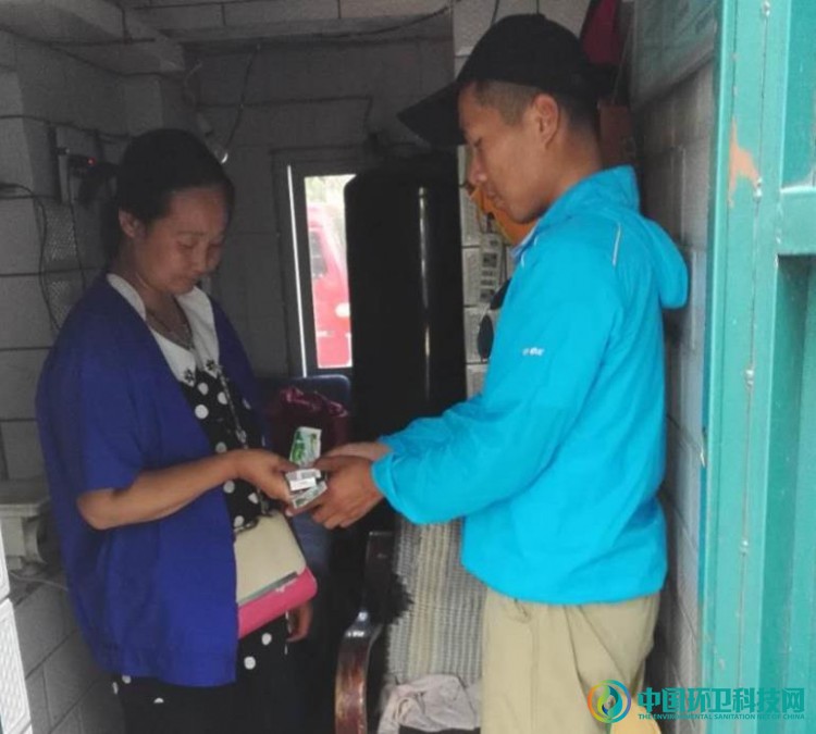 河南许昌环卫处优秀党员刘豪不负韶华显担当