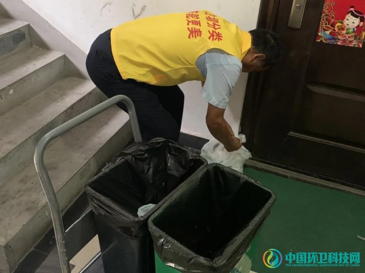 宁波镇海：&ldquo;垃圾代扔&rdquo;助困难人群垃圾分类