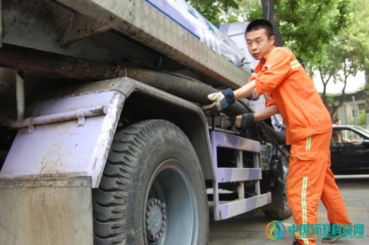 时传祥精神的接力棒，在这群最可爱的环卫人手中