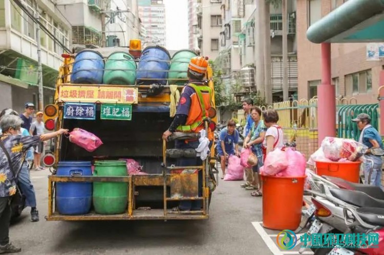 清洁工收运过程中的角色和风险——细数台湾垃圾政策变迁史(三)