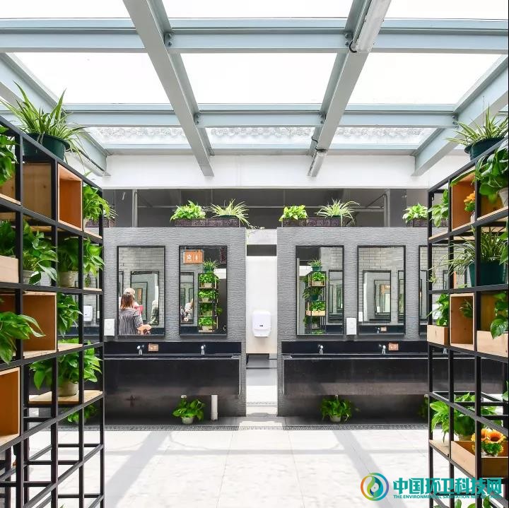 世界厕所日，带你参观广东高速服务区的星级厕所