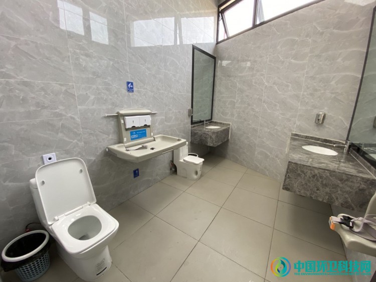 江苏已有环卫公厕1.69万座！高质量推进“厕所革命”还需如何发力？