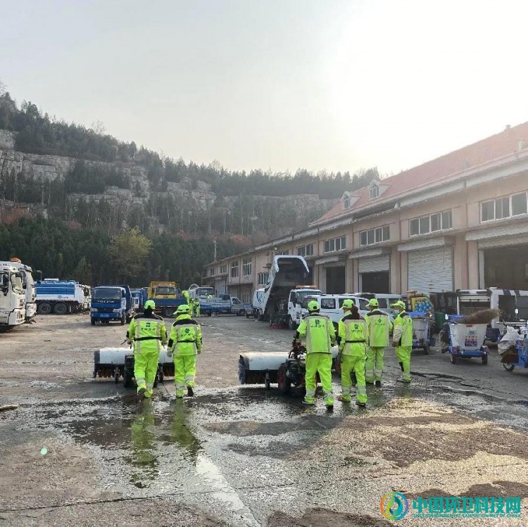 济南市中环卫备战初雪，保障市民顺利出行