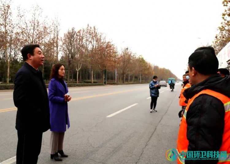 山东寿光：环卫备战降雪忙，&ldquo;清雪除冰&rdquo;大练兵