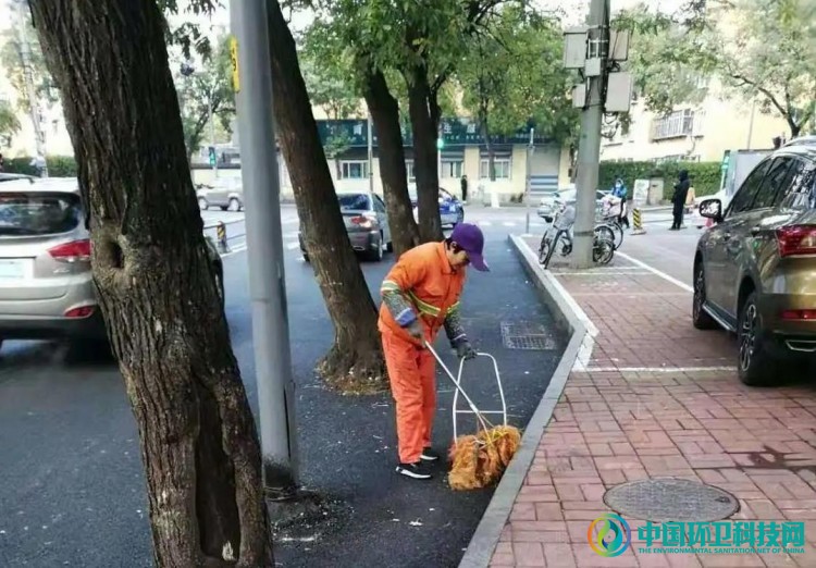 山东济南:烈烈寒风起冬霜,碌碌环卫清洁忙