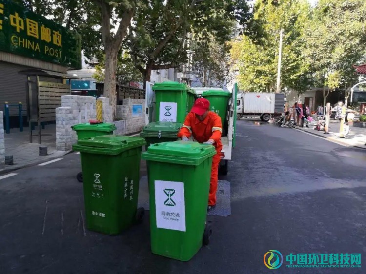 山东济南:烈烈寒风起冬霜,碌碌环卫清洁忙