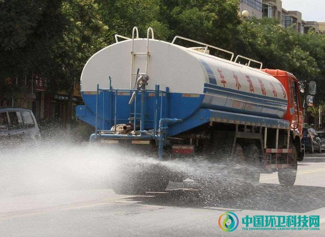 路面竟成“溜冰场”，洒水车冬季当如何作业？