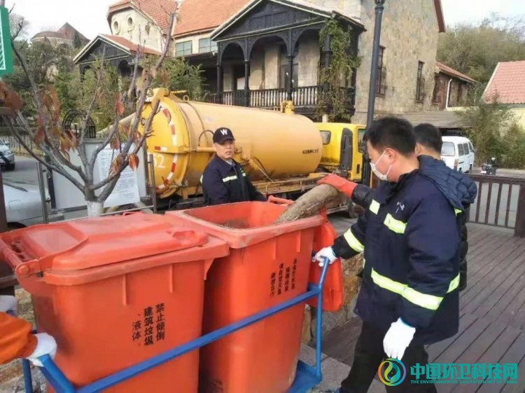 传承时传祥精神，威海市环卫人转变作风破解群众“如厕难”