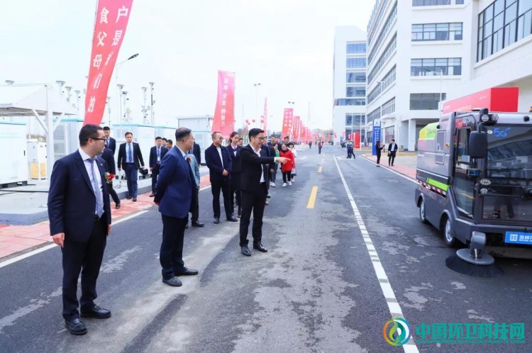 盈峰环境顺德产业园全面投产暨智能环卫机器人下线仪式圆满举行！