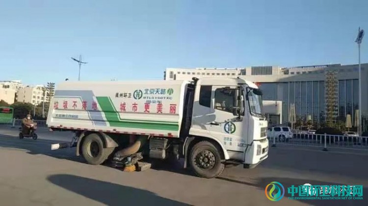 河南禹州环卫：元旦假期坚守岗位，清洁城市服务社会