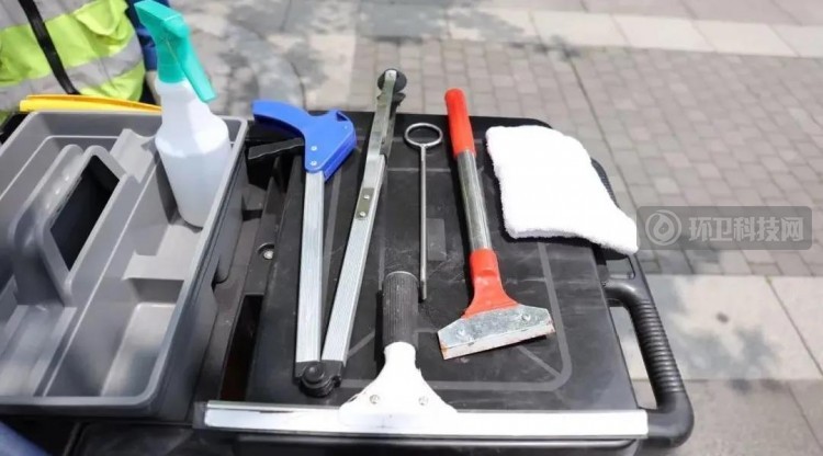 告别&ldquo;大扫把&rdquo;时代！上海世纪大道试点保洁新模式