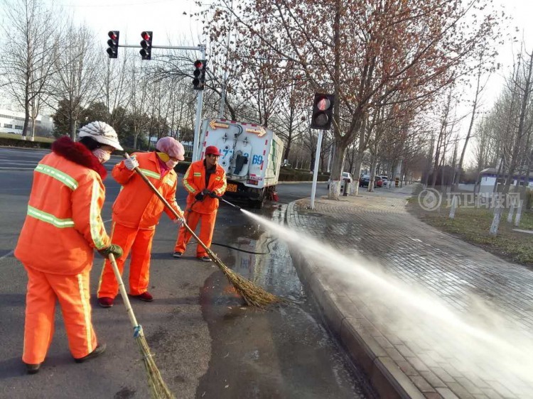 河南济源环卫公司:清洁城市迎新春,扮美城市庆佳节