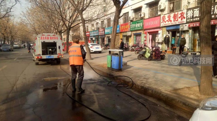 许昌：环卫春节“不打烊” 城市整洁有后方
