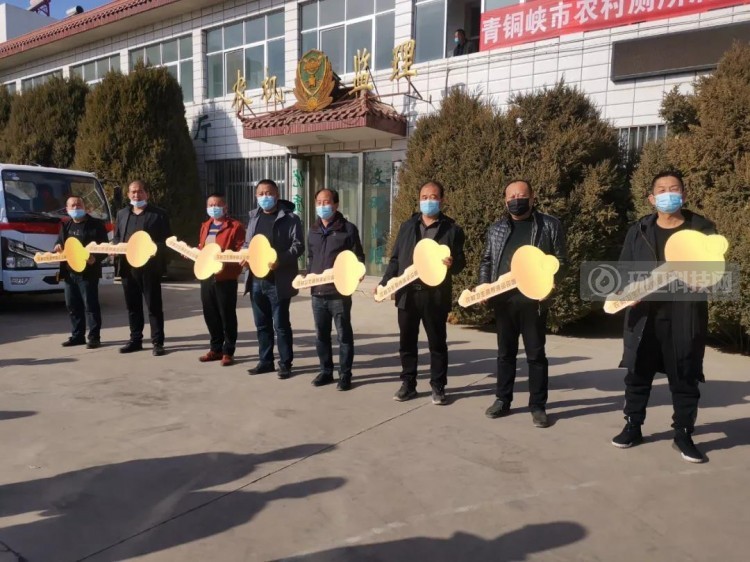 助力&ldquo;厕所革命&rdquo;，宁夏青铜峡向各镇配发农村厕所吸污车！