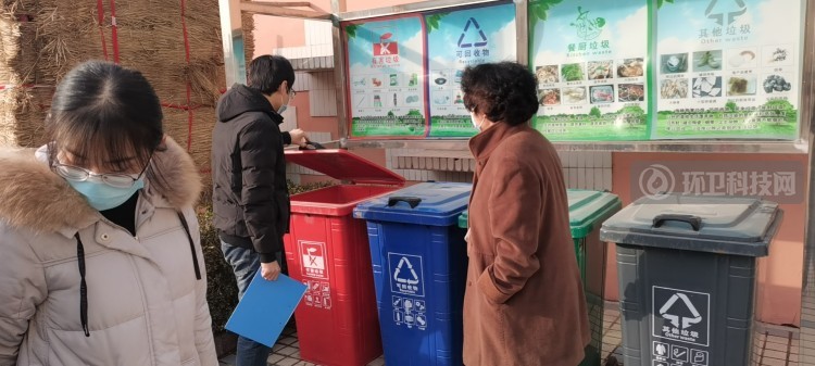 山东省莱西市春节期间有害垃圾管理工作持续进行