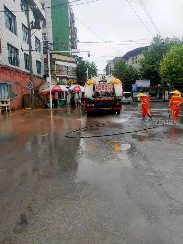 贵州金沙县突降一夜暴雨，玉龙人启动应急清淤保畅通